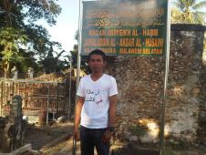 Makam Syeikh Jamaluddin Al Akbar Al Husaini di Wajo. Tampaknya makam ini kini tak terawat sama sekali padahal beliau adalah salah satu penyebar Islam di Sulawesi Selatan